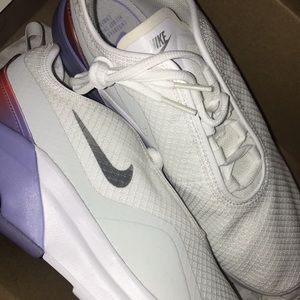 WOMENS NIKE AIR MAX MOTION 2